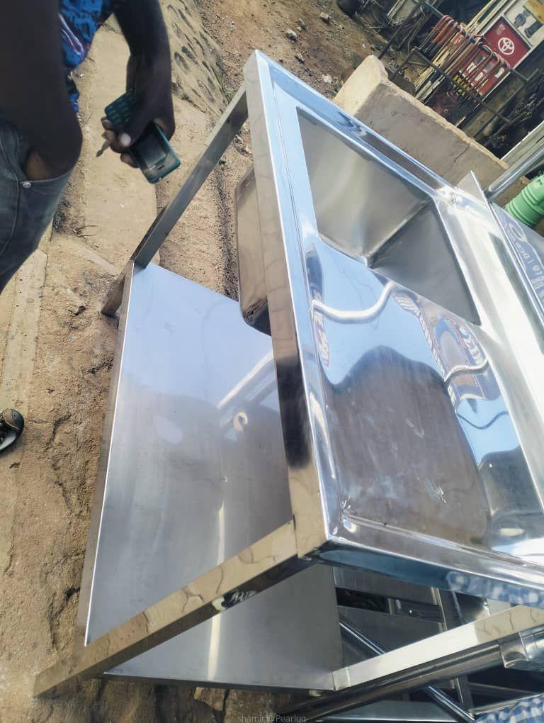 Stainless steel commercial sinks