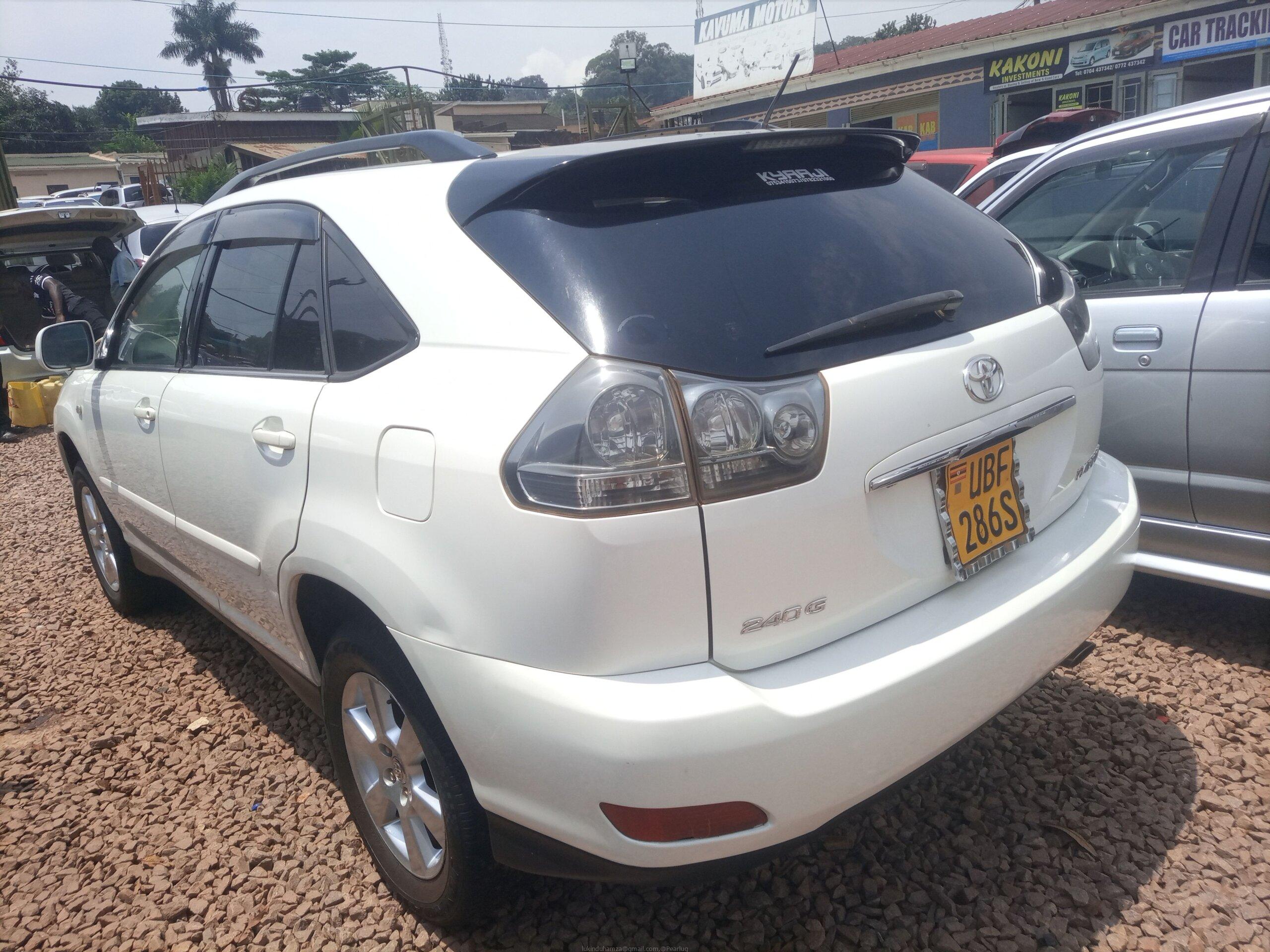 TOYOTA HARRIER 2006 .