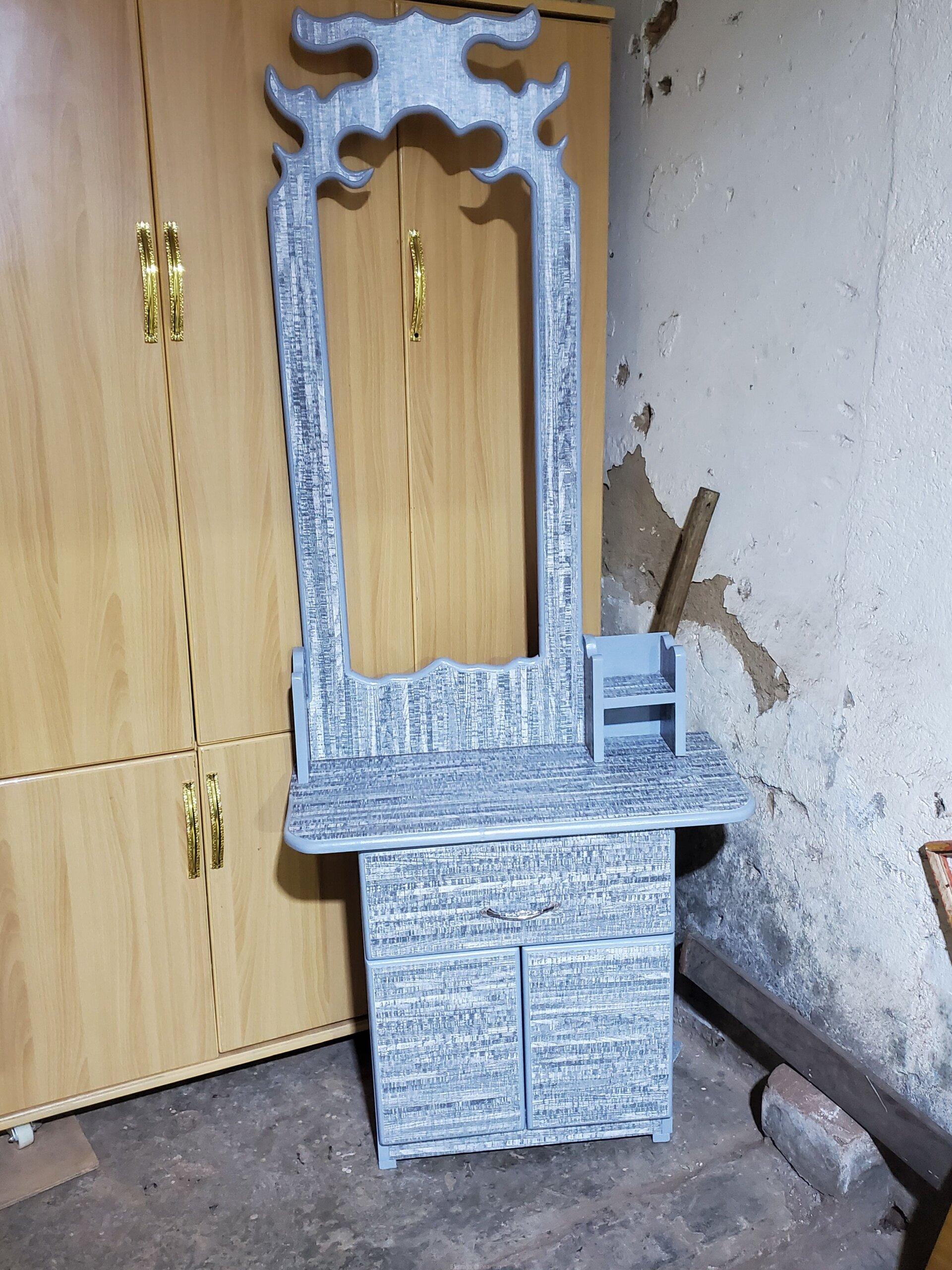 Dressing mirrors