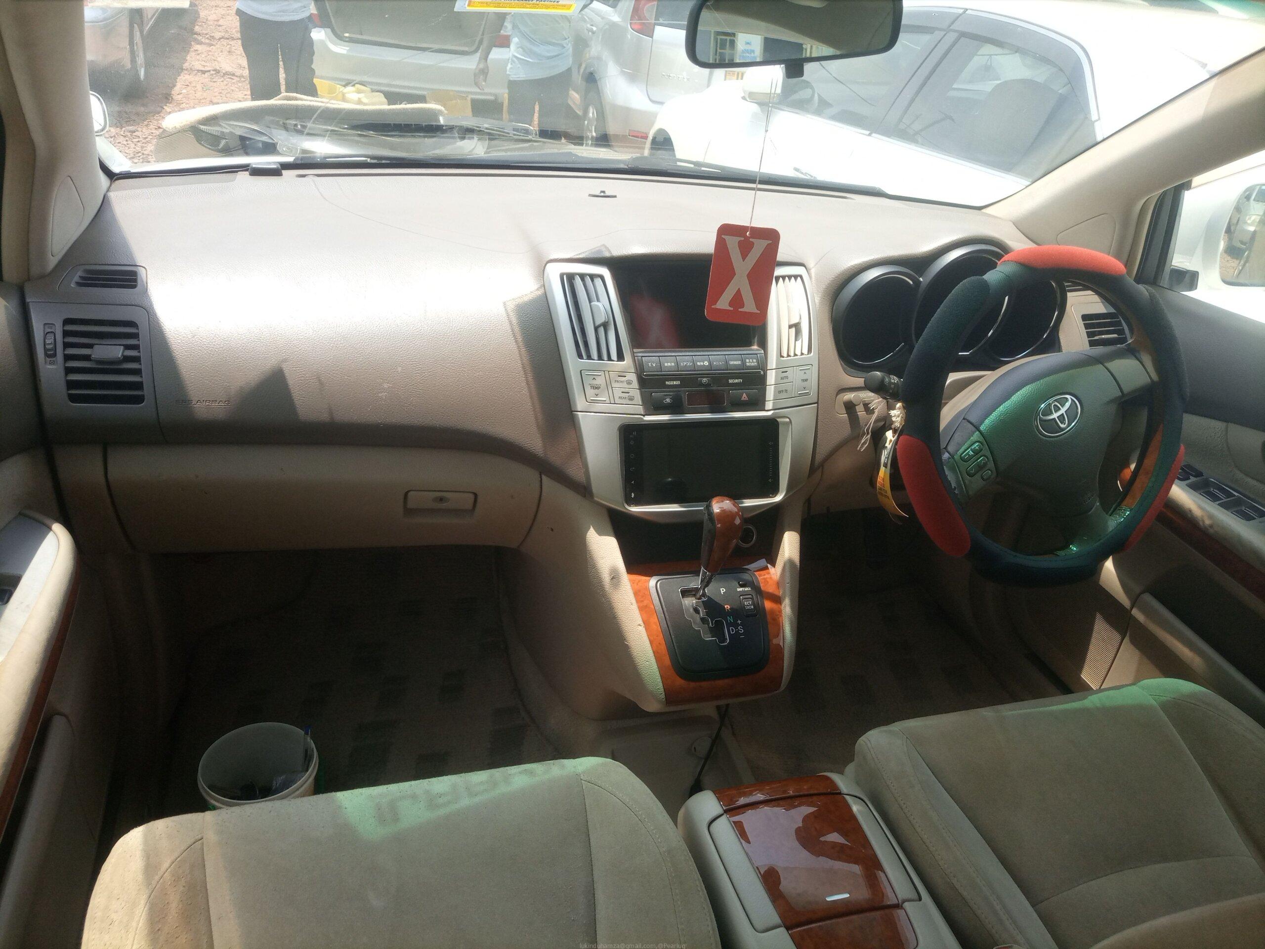 TOYOTA HARRIER 2006 .