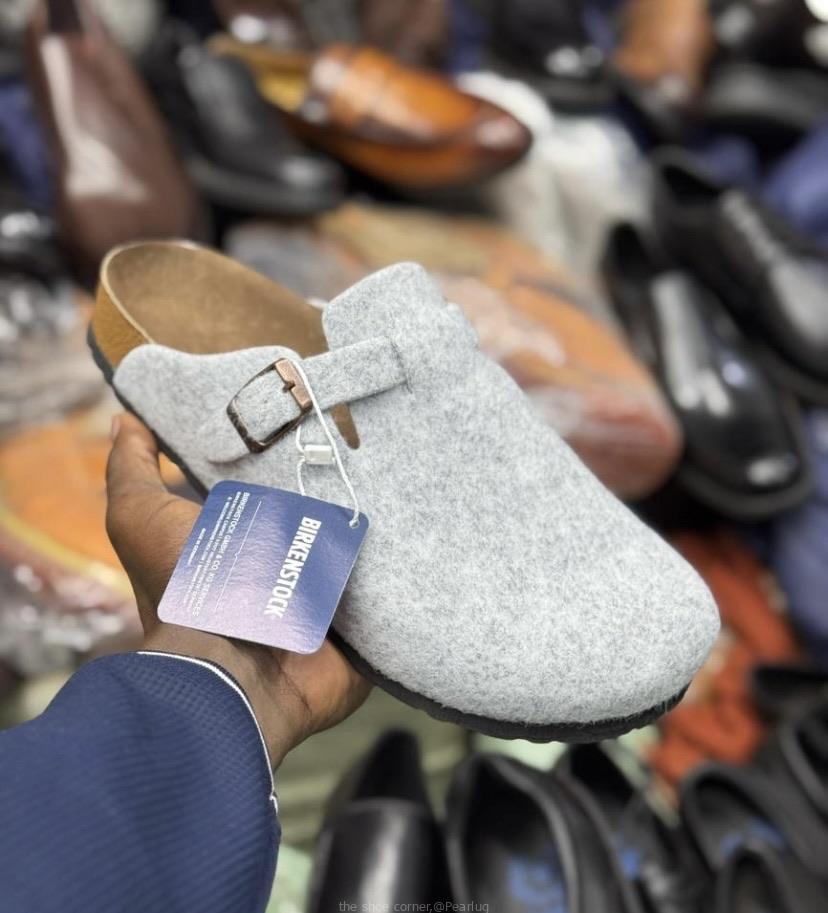 Open shoes