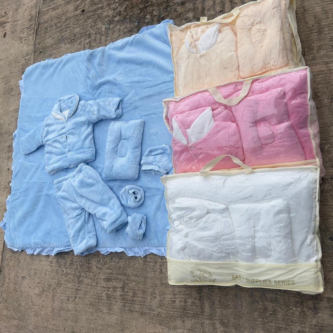 Baby shawl set