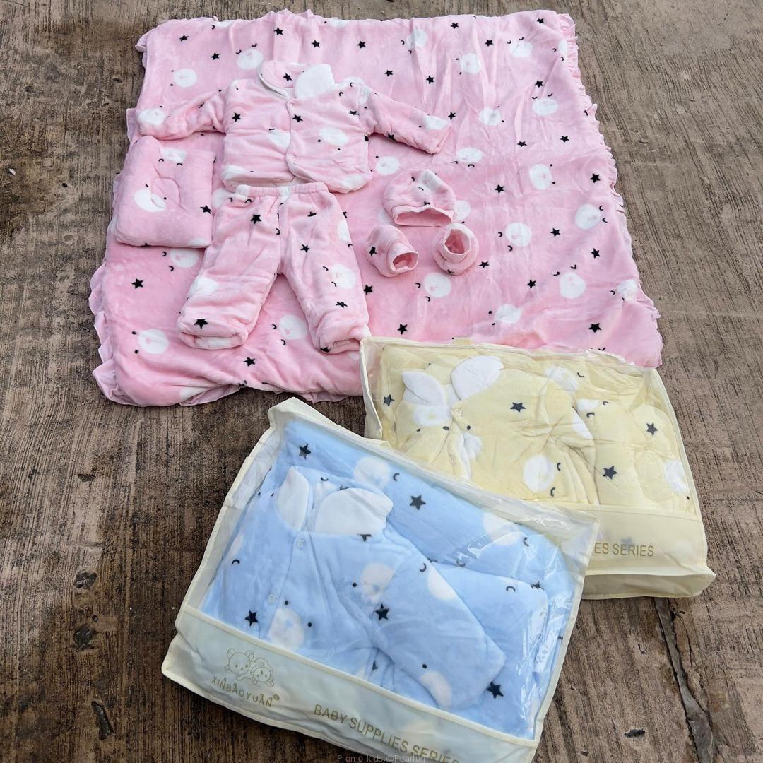 Baby shawl set