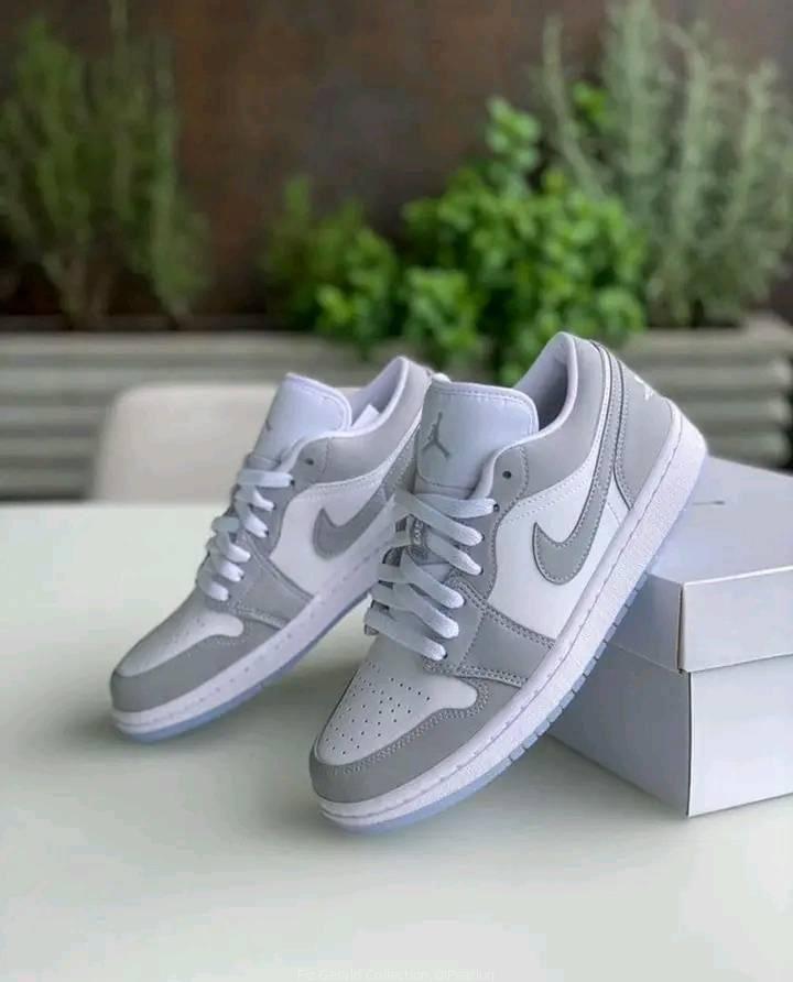 Jordan one low