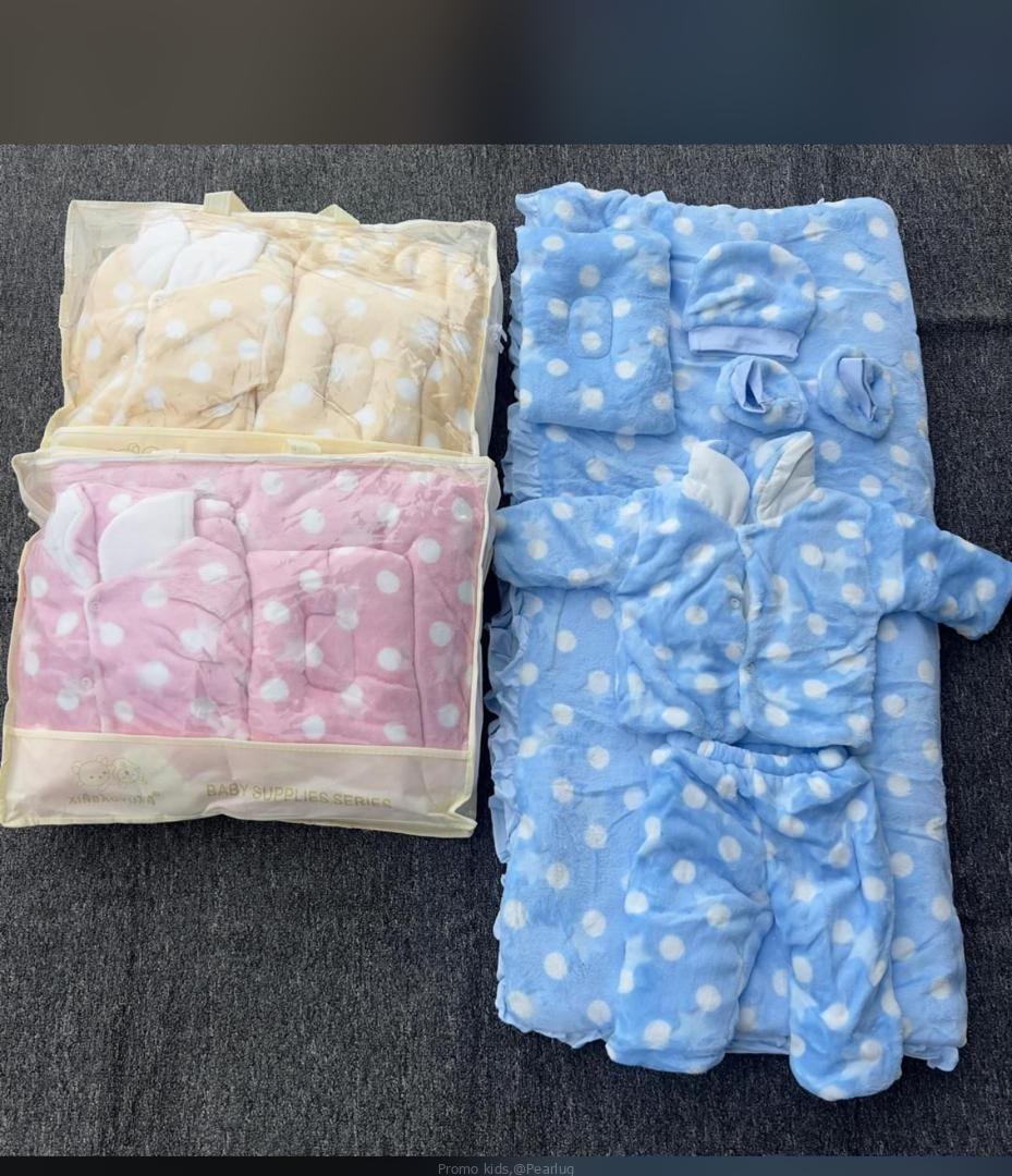 Baby shawl set