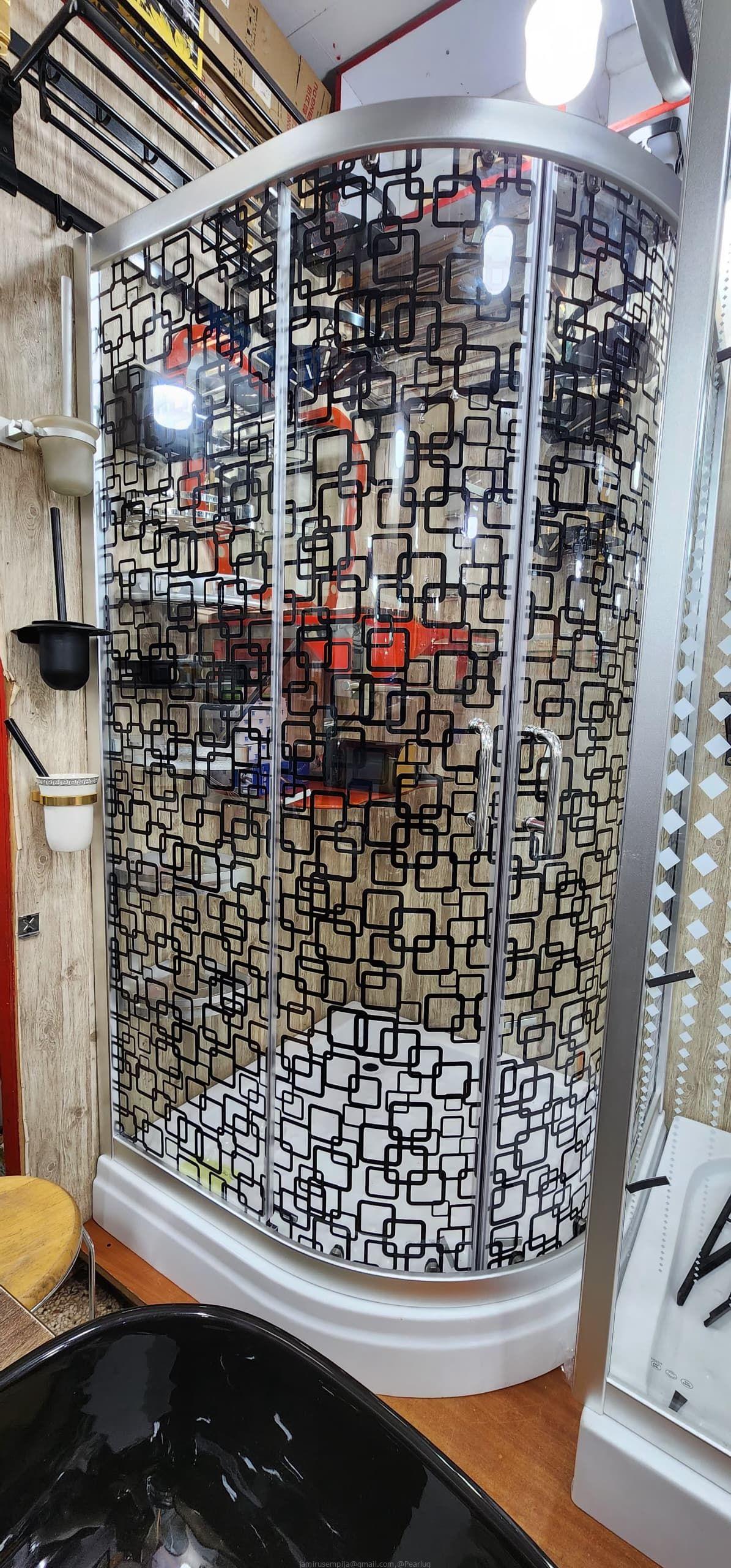 SHOWER ROOMS
