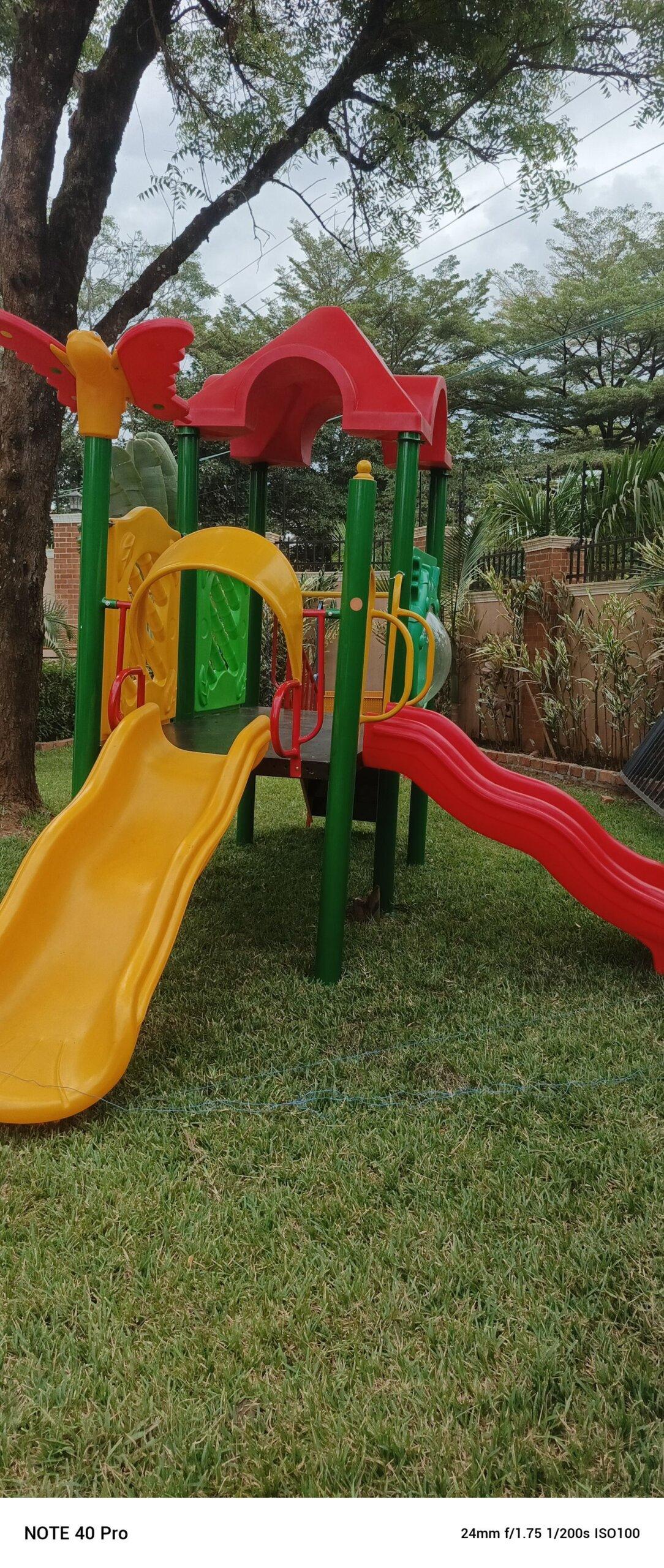 KIDS PLAY UNIT WITH SLIDES