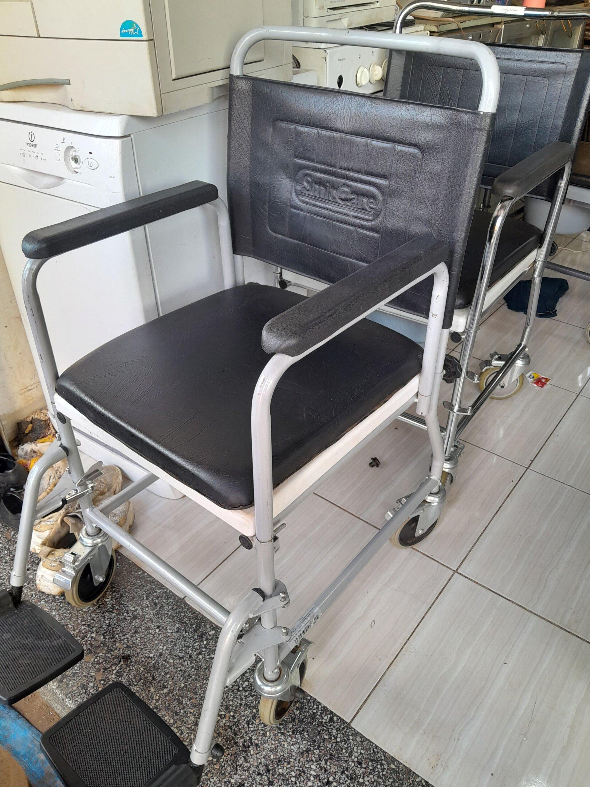 A commode pot (wheelchair)