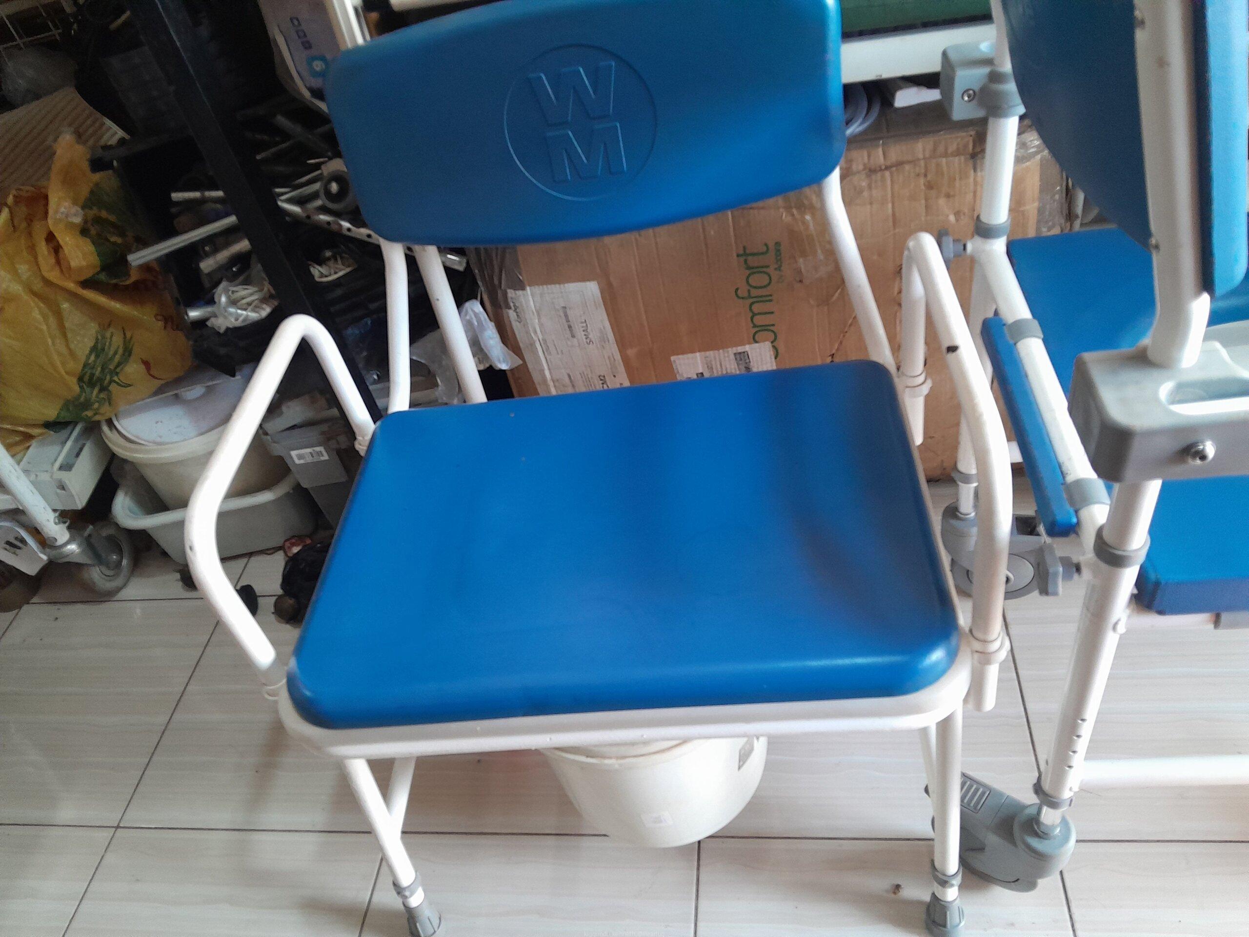 A commode pot (wheelchair)