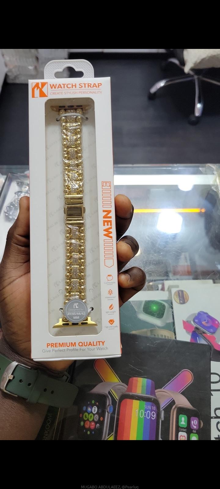 Premium Strap Watches for Men & Women – Affordable & Stylish!