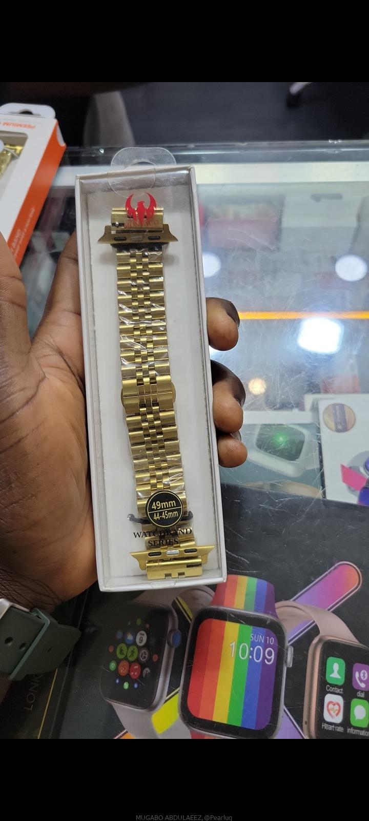 Premium Strap Watches for Men & Women – Affordable & Stylish!