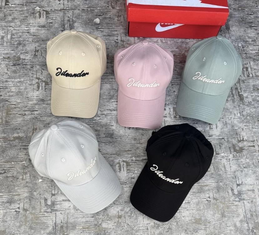 Caps