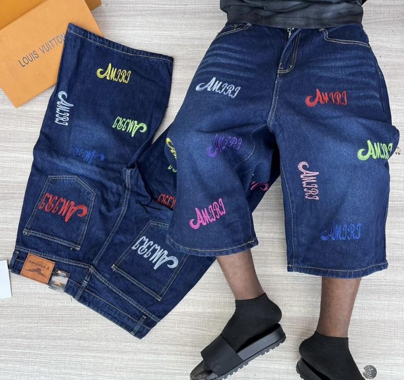 Three quarter shorts