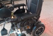 Electric wheelchair