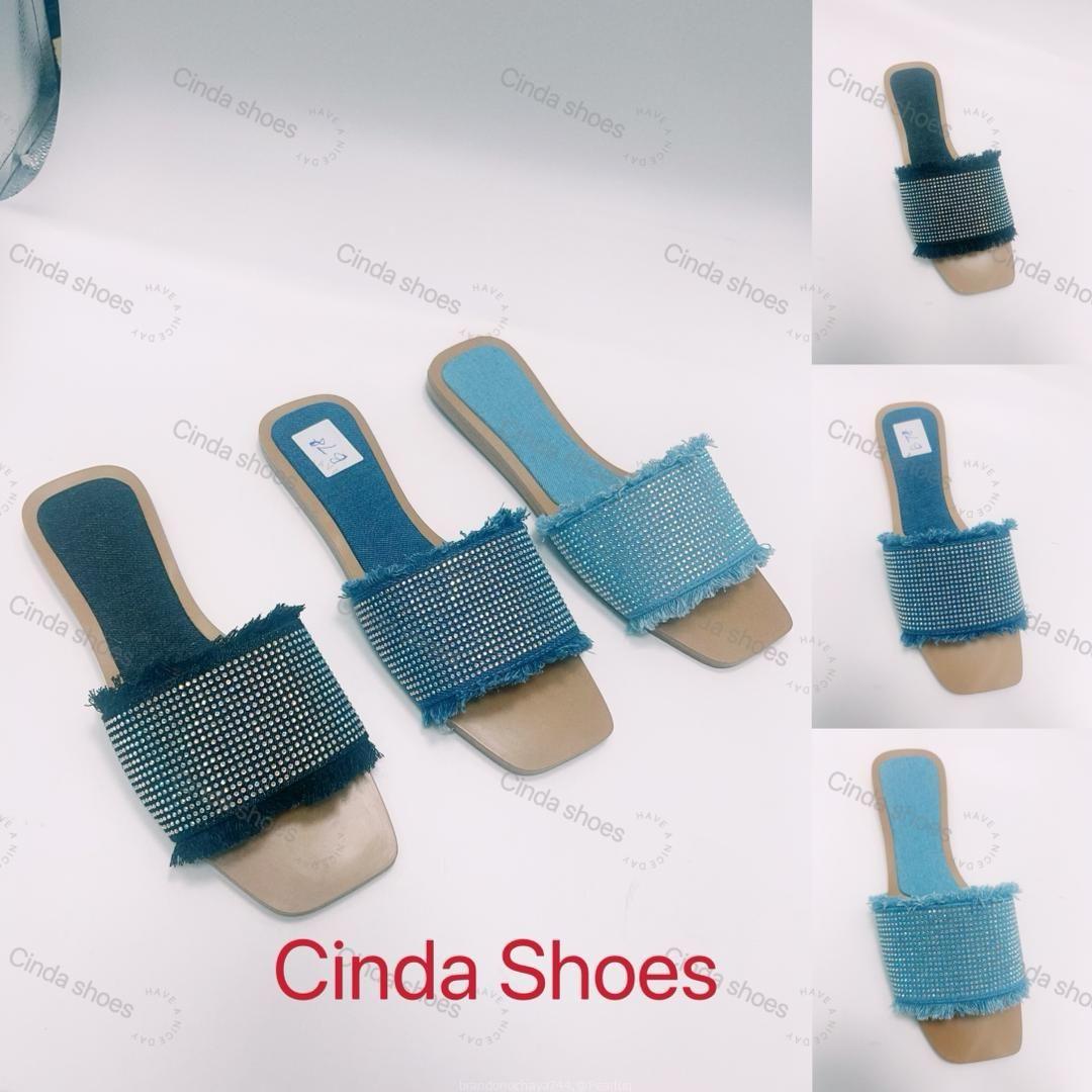 Ladies shoes