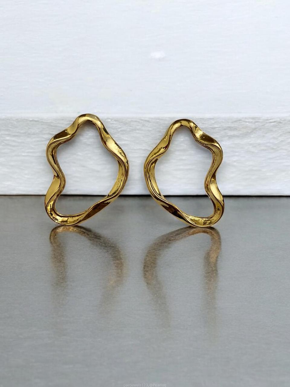 ✨ Elevate Your Style with Our Stunning Earrings! ✨