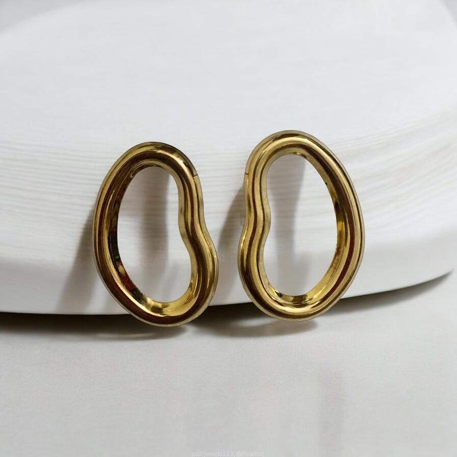 ✨ Elevate Your Style with Our Stunning Earrings! ✨