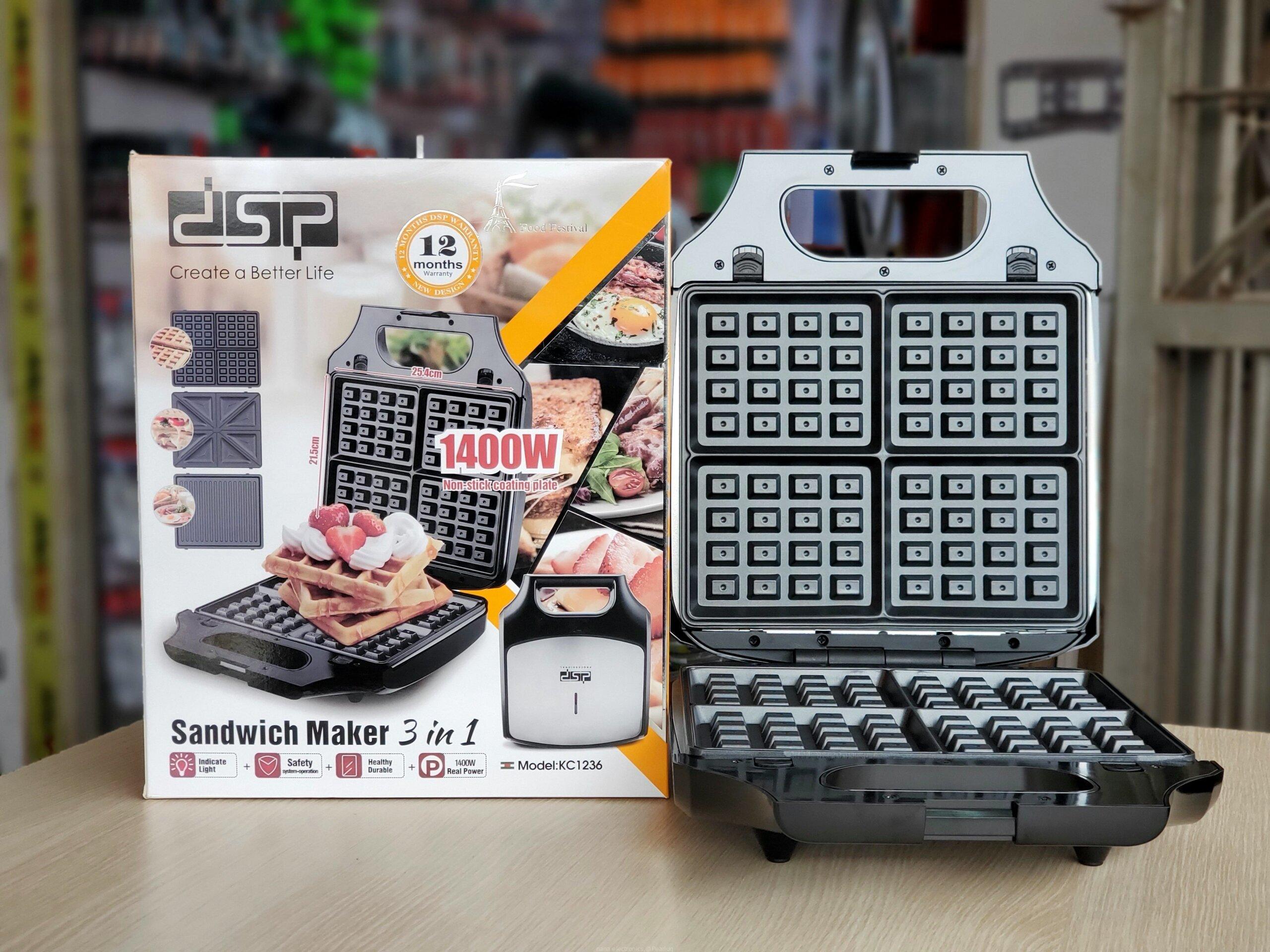 Sandwich maker with different plates