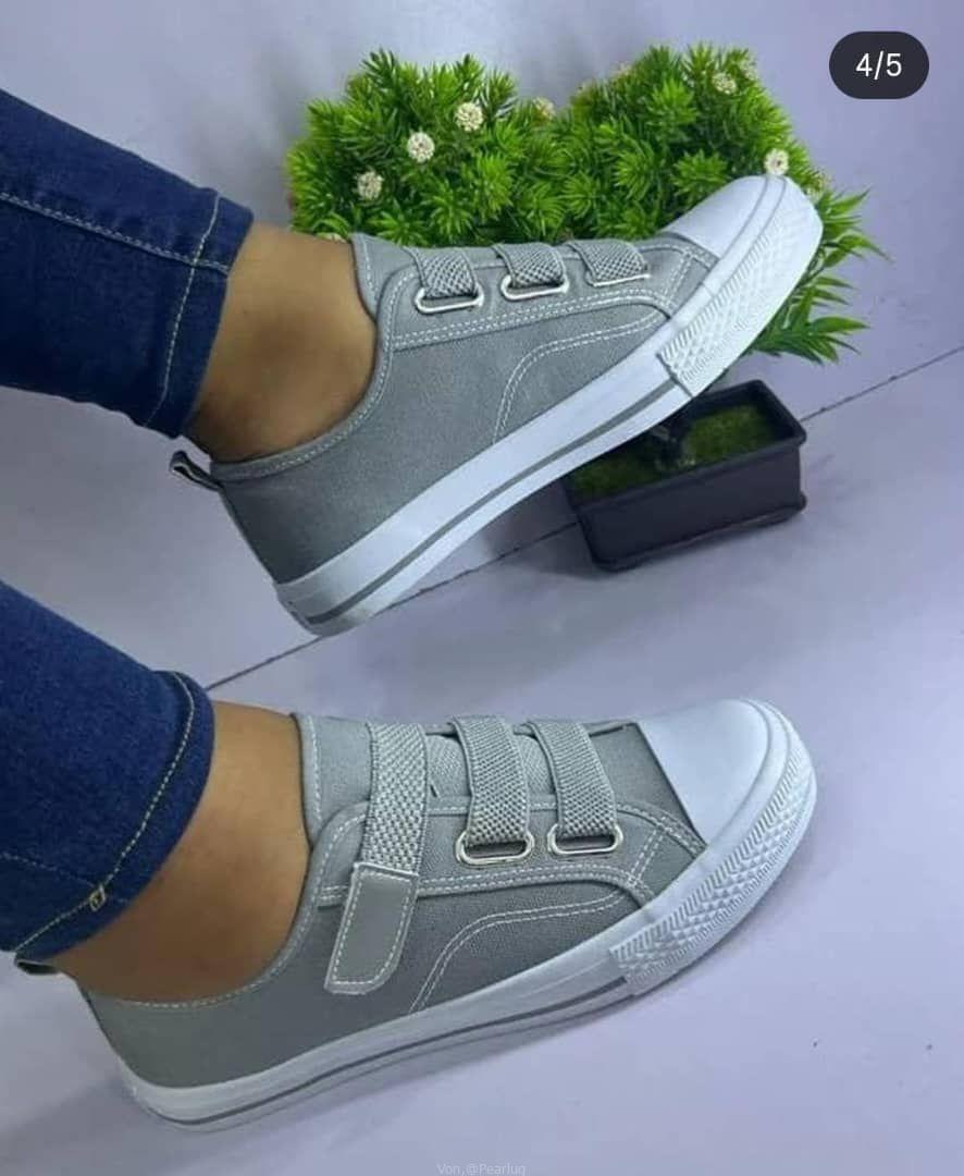 Ladies sneakers