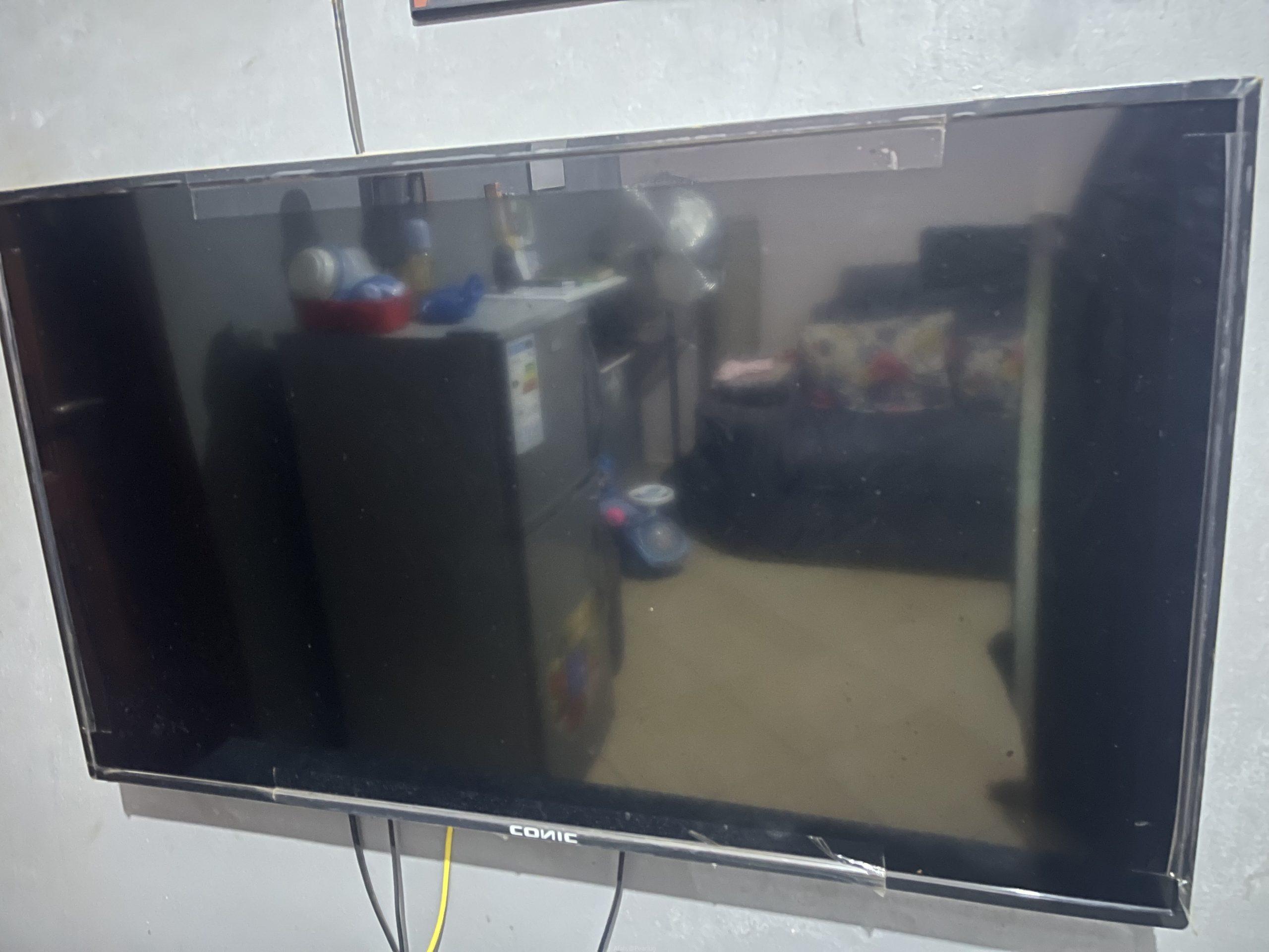 Conic 43inch Smart TV