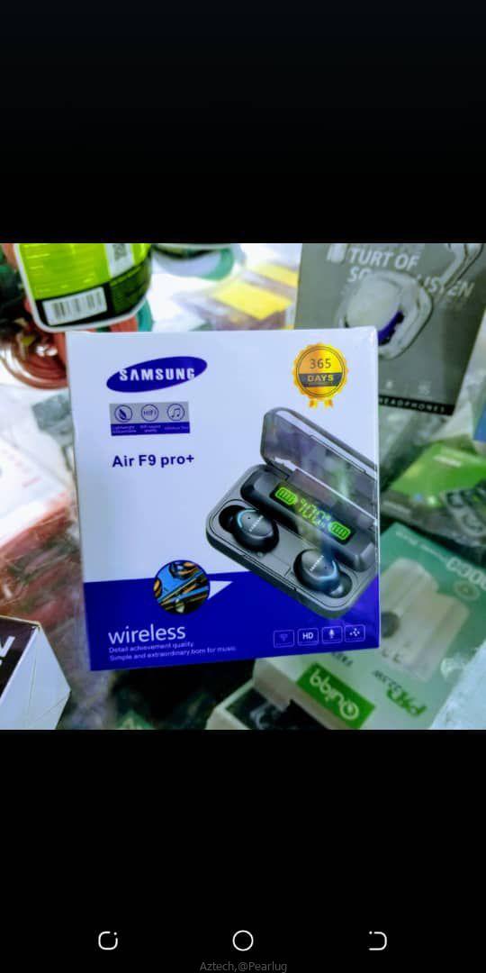 SAMSUNG EAR BUDS