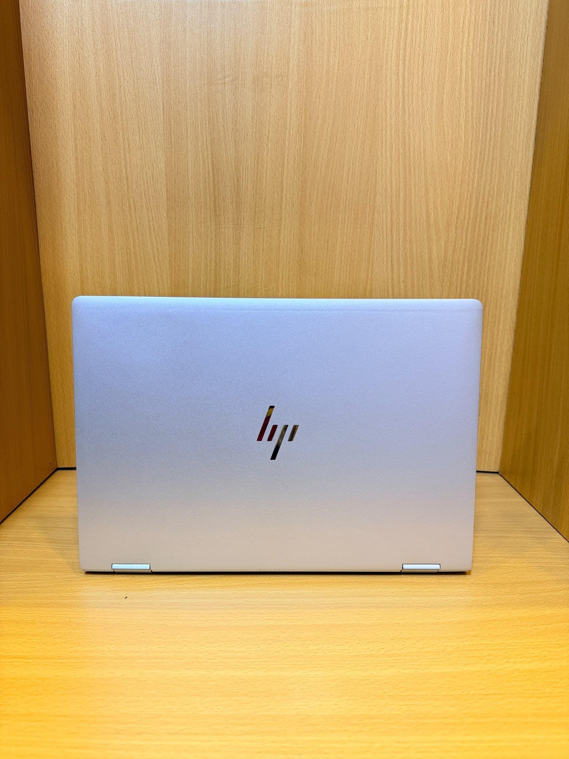 HP Elite book x 360 1030 G2
