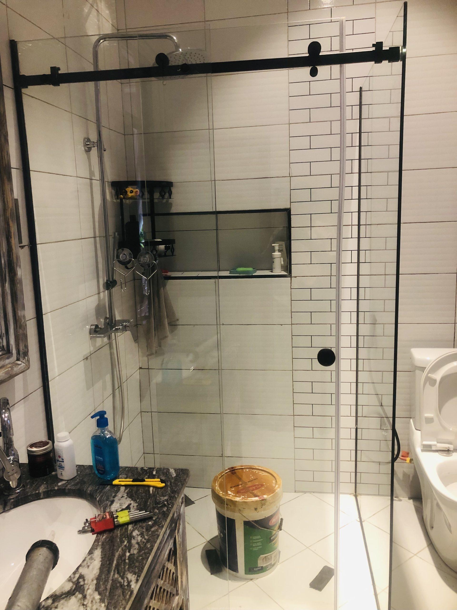 Mirros and shower cabines