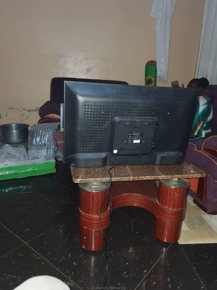 Television set