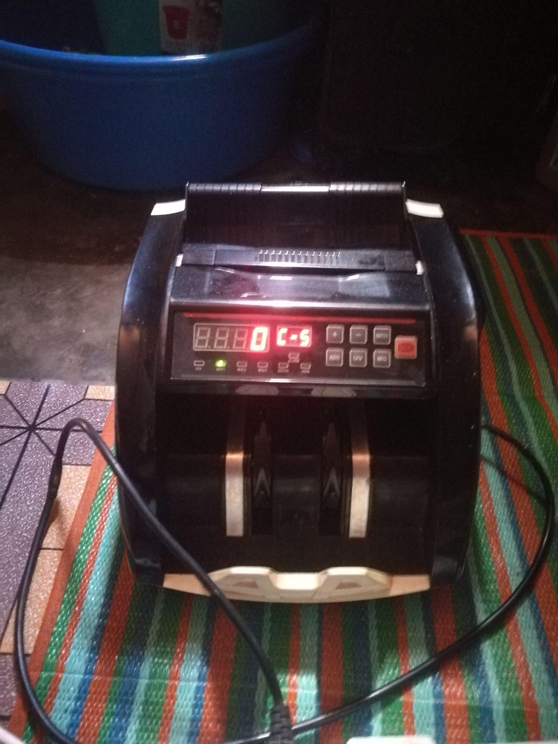 Money counting machine