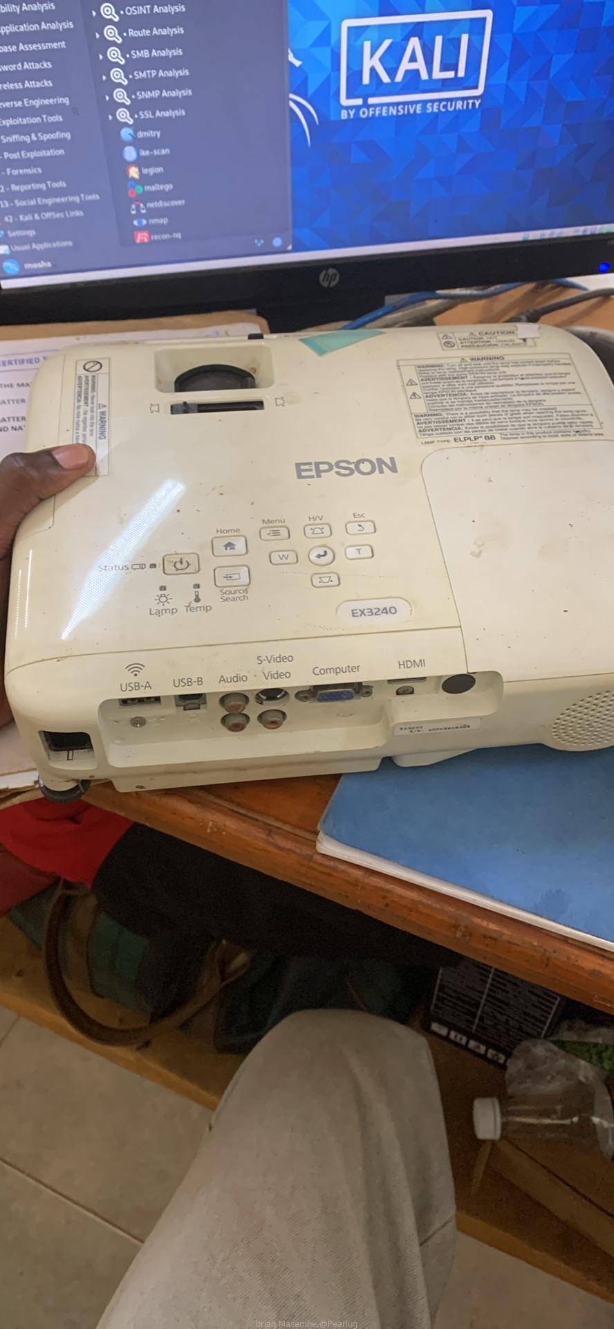 EPSON PROJECTOR EX3240