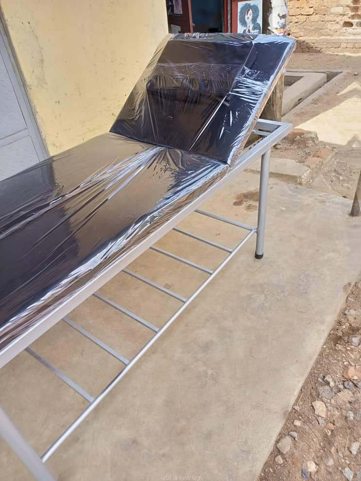 Massage bed