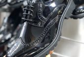 Men’s classic shiny Oxford shoes