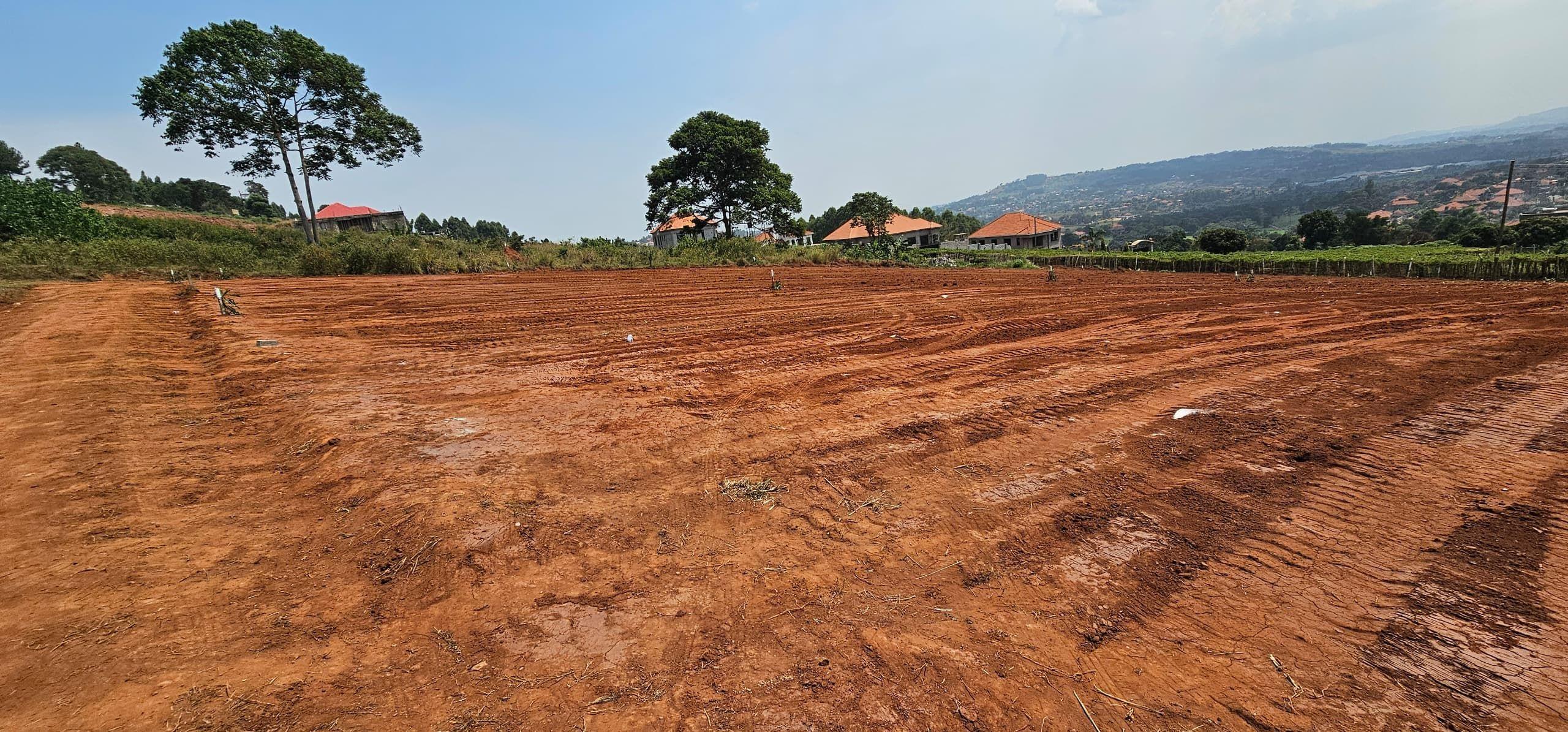 Plots on entebbe road near st Mary’s stadium 50/100 goes fir 100m private mailo
