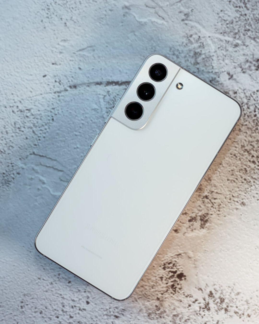 SAMSUNG 22
