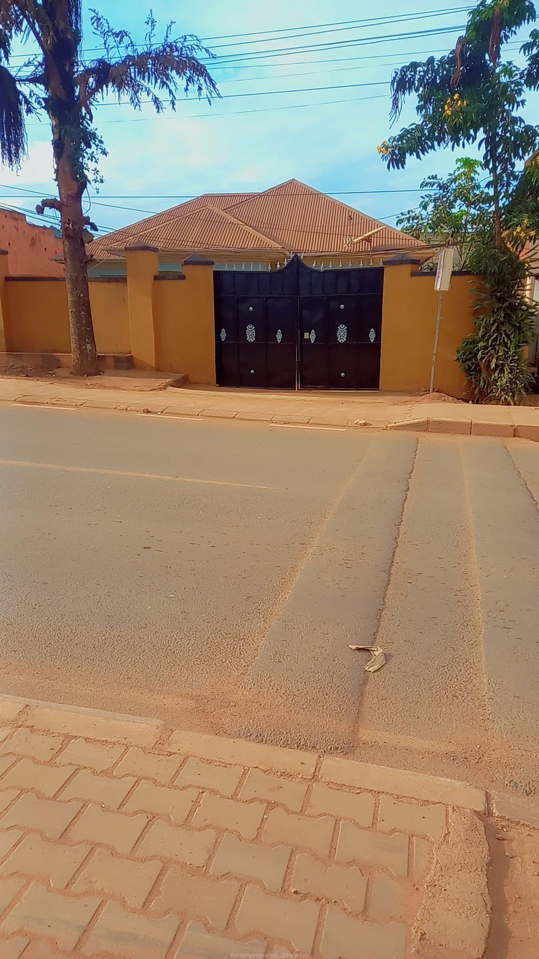 Commercial property on sale in Kampala lusaze near lavanda hotel