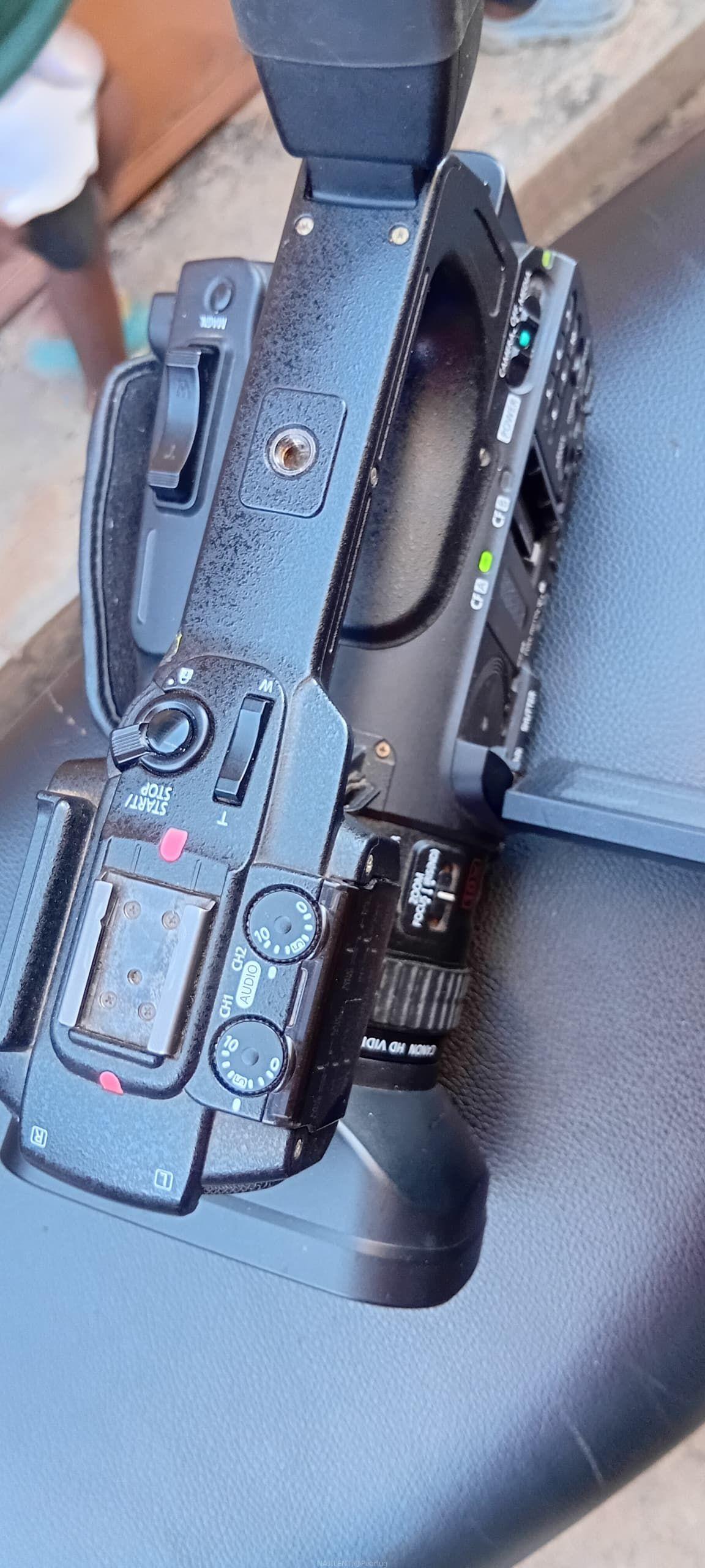 Canon xf100