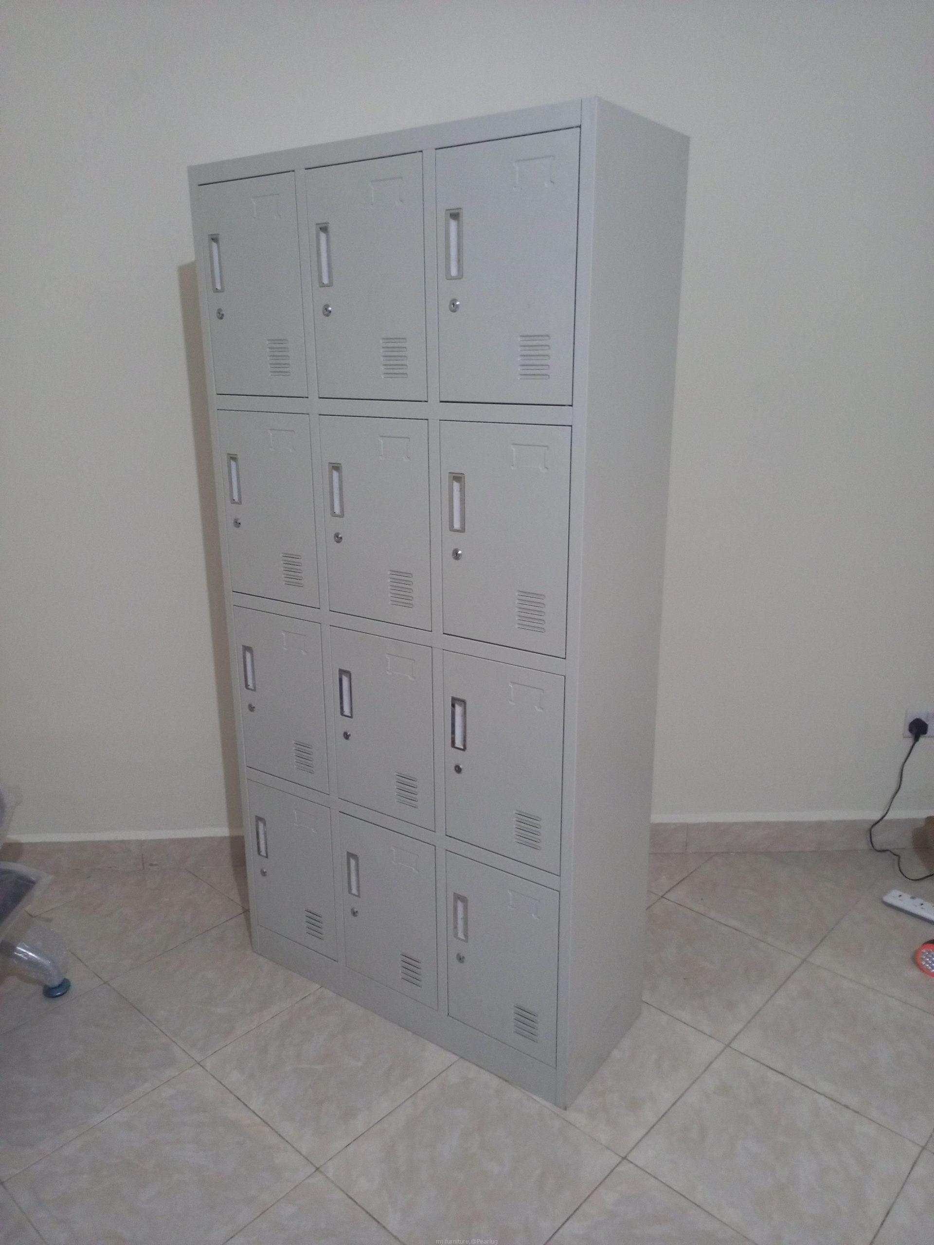 Metallic locker cabinet