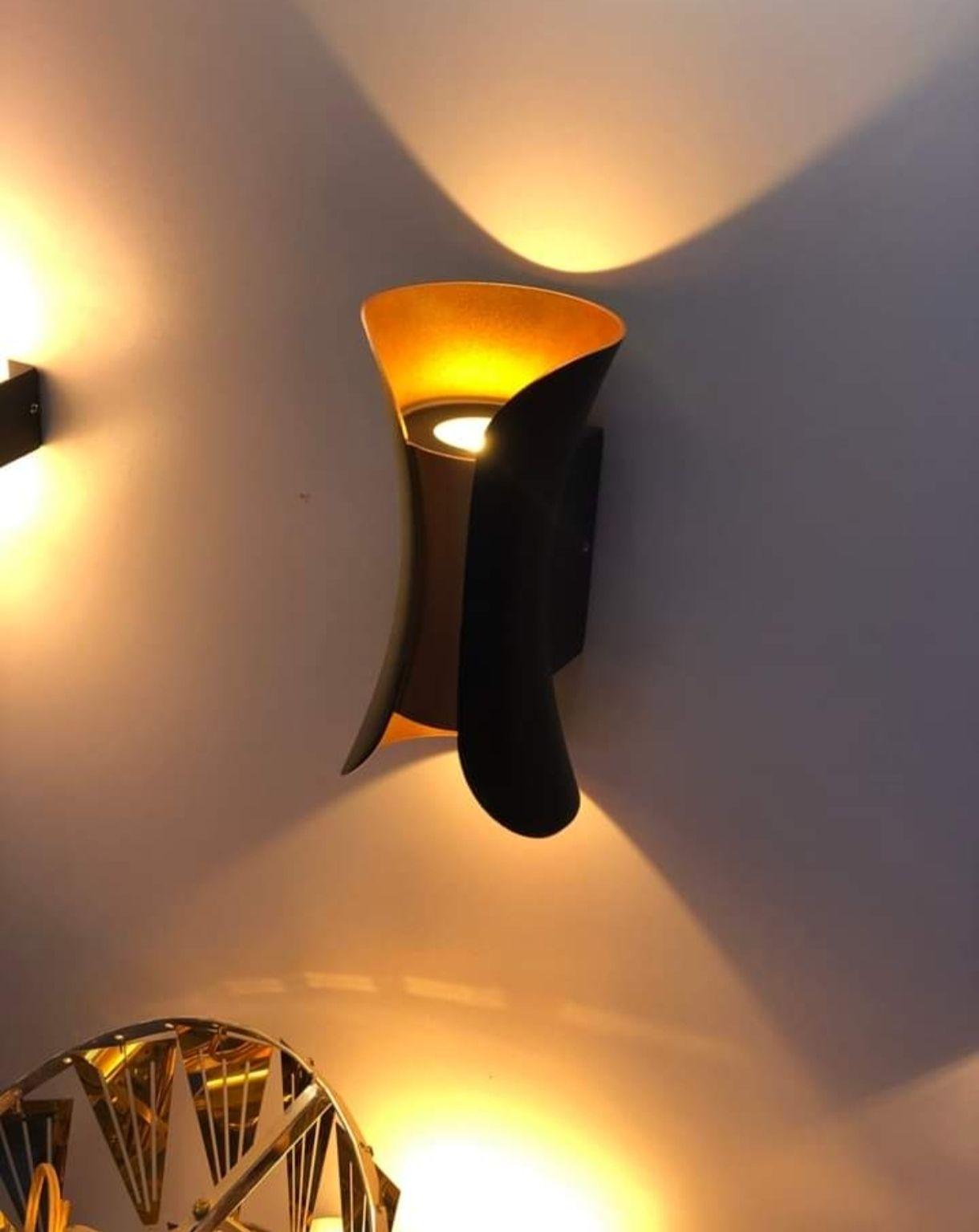 Up and down wall light