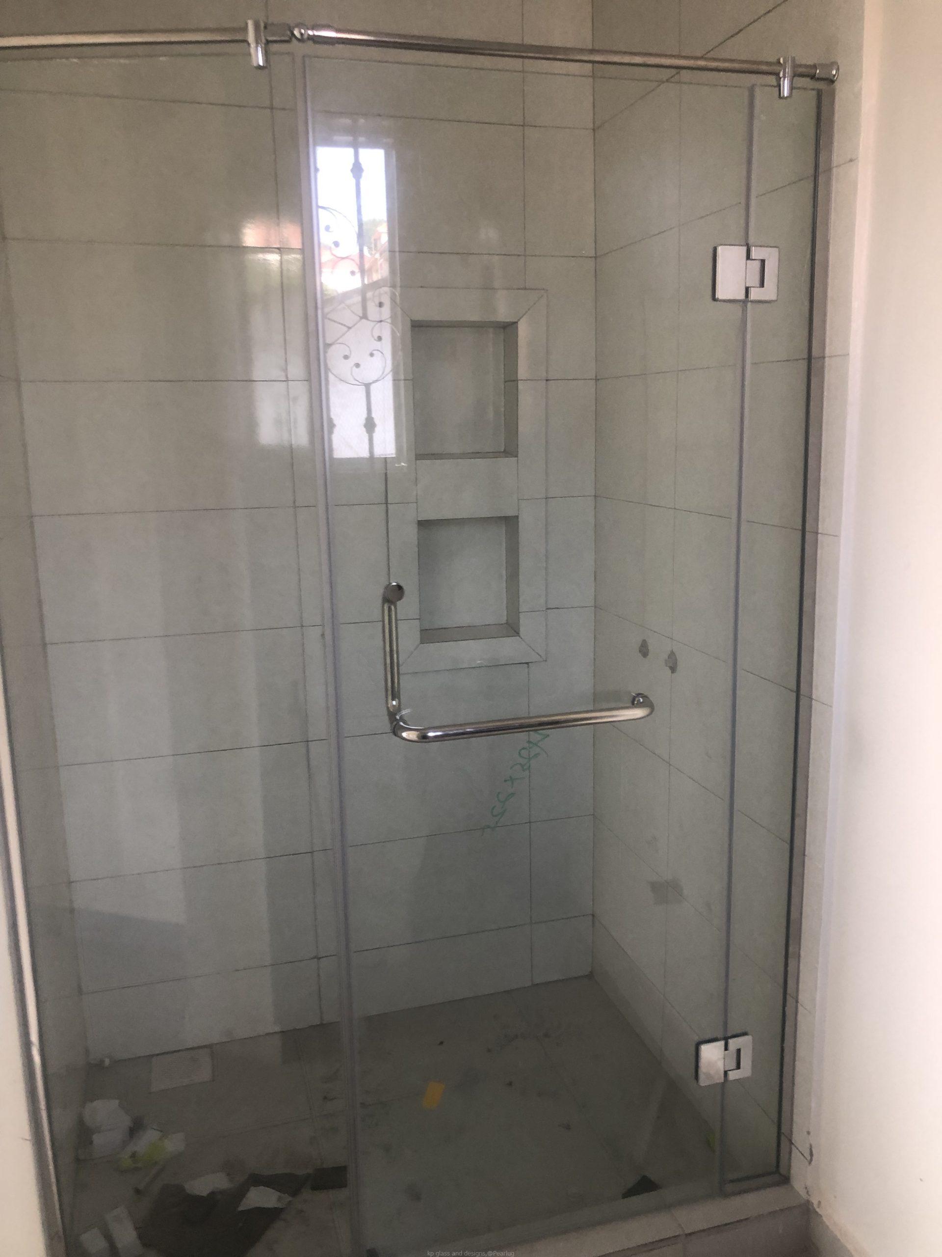 Mirros and shower cabines