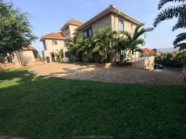 LUXURY HOUSE FOR SALE – LUBOWA