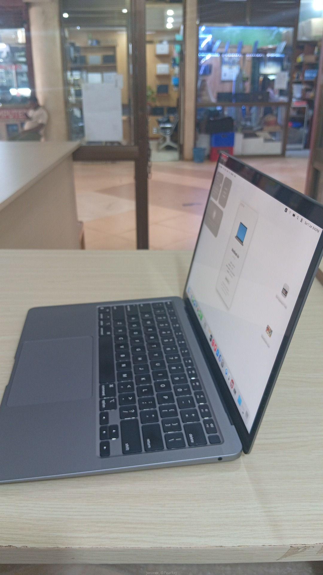M1 Mac book air 8gb 256ssd