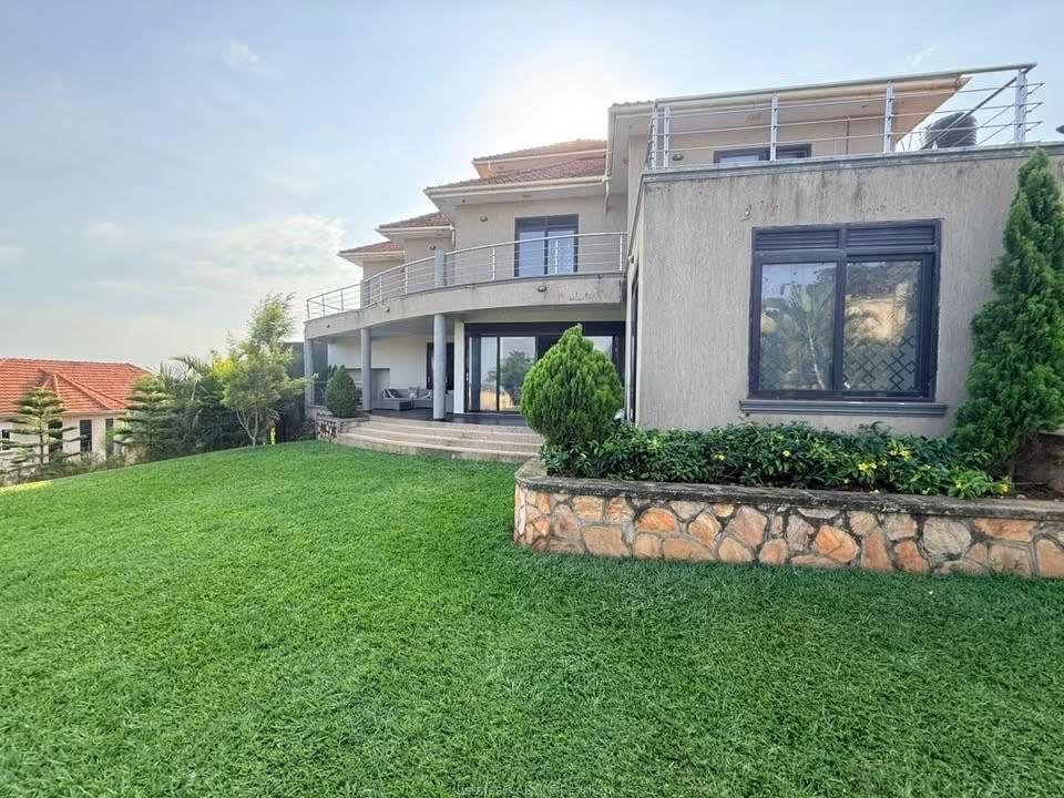 LUXURY HOUSE FOR SALE – LUBOWA