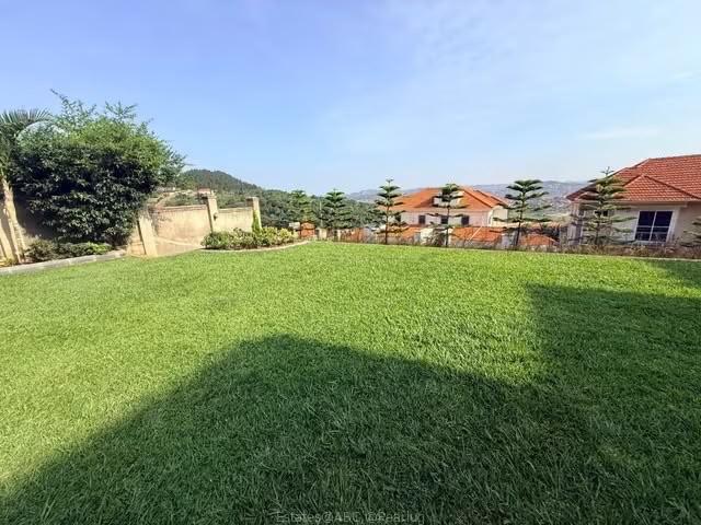 LUXURY HOUSE FOR SALE – LUBOWA