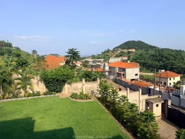 LUXURY HOUSE FOR SALE – LUBOWA