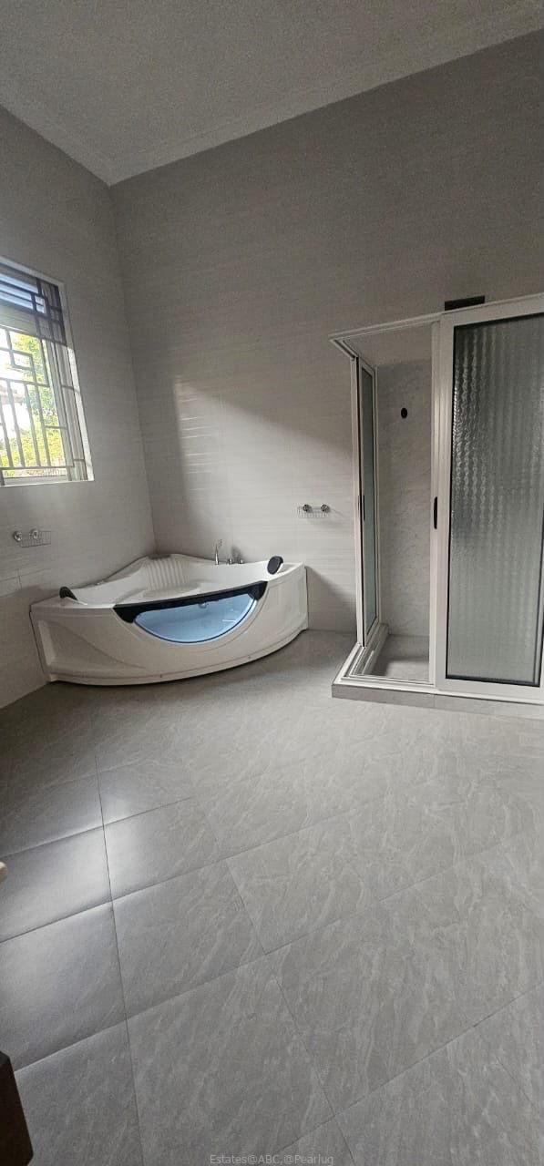 LUXURY FLAT HOUSE FOR SALE – LUBOWA, ENTEBBE ROAD