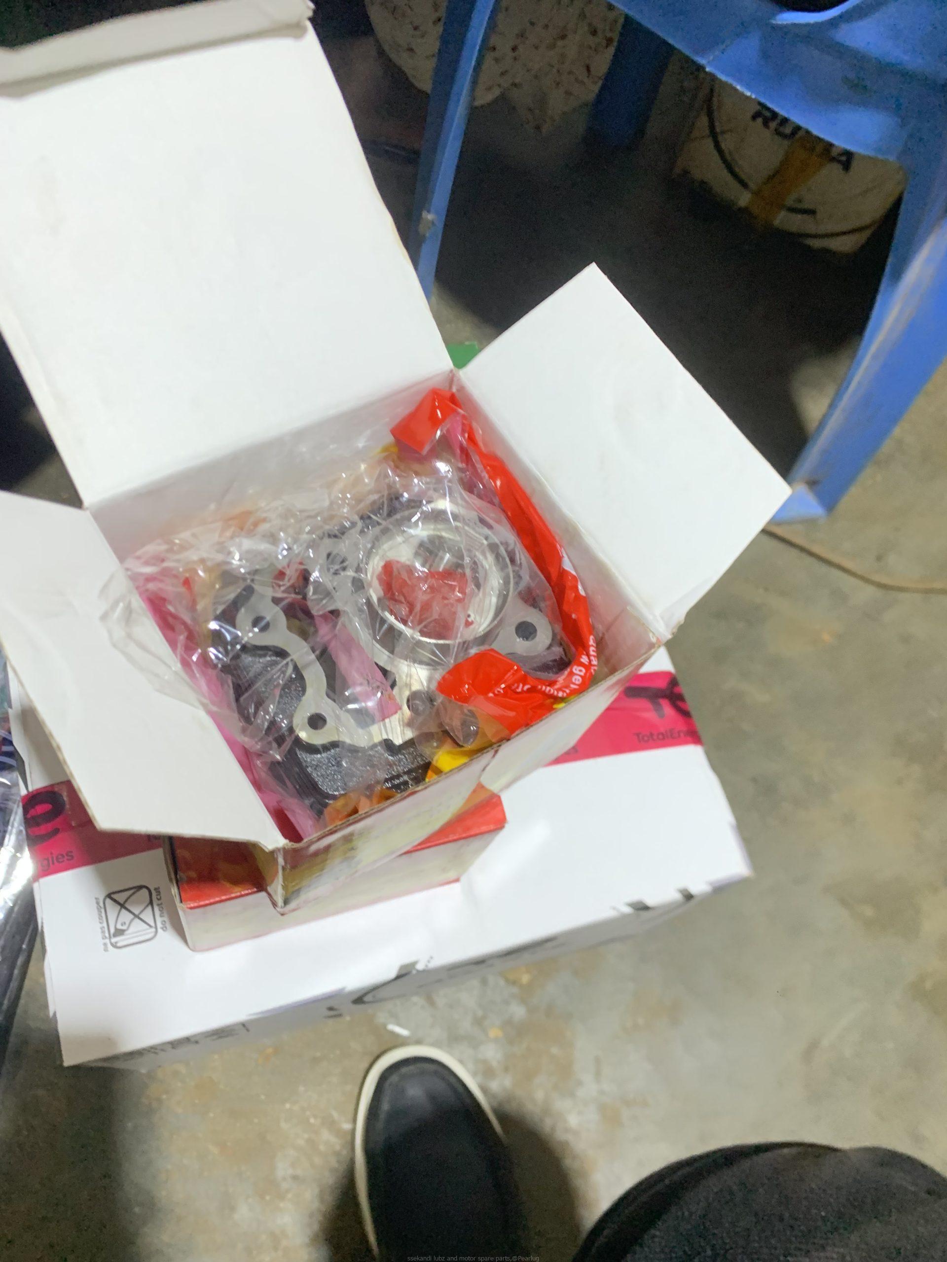 Oils en spare parts