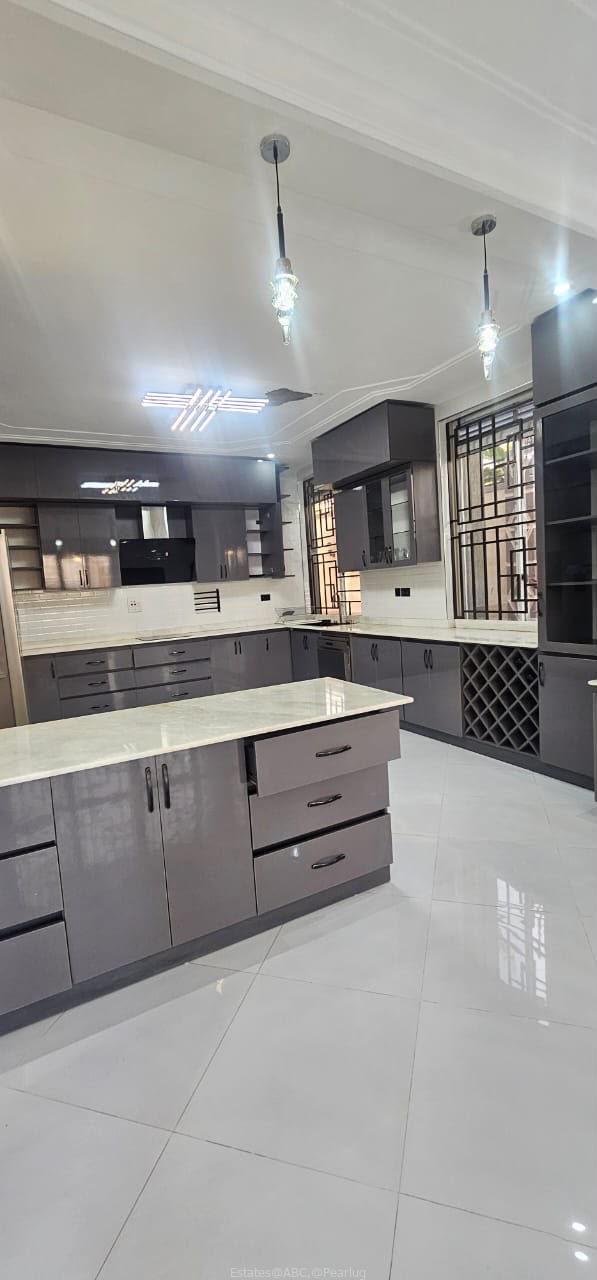 LUXURY FLAT HOUSE FOR SALE – LUBOWA, ENTEBBE ROAD