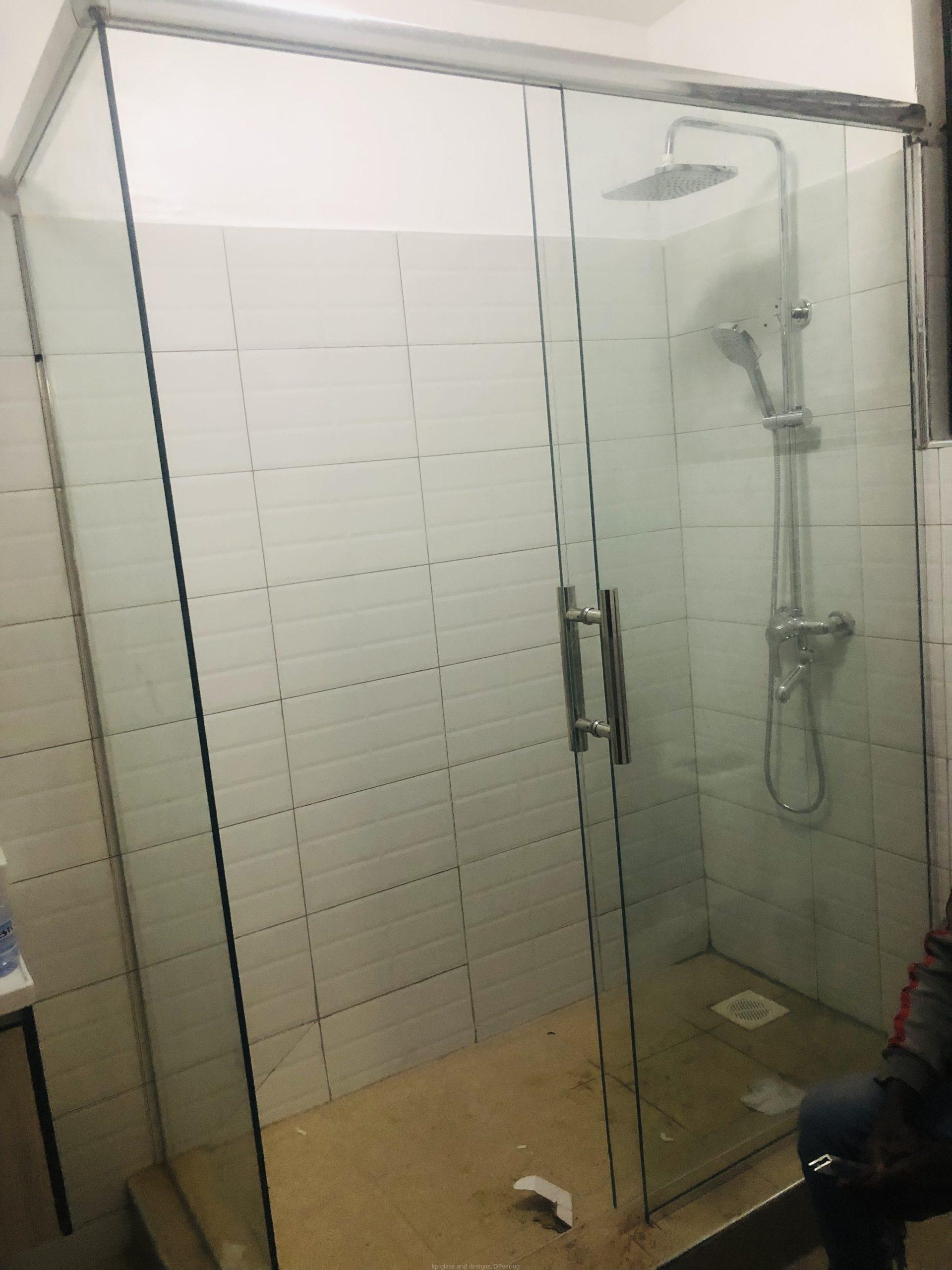 Mirros and shower cabines