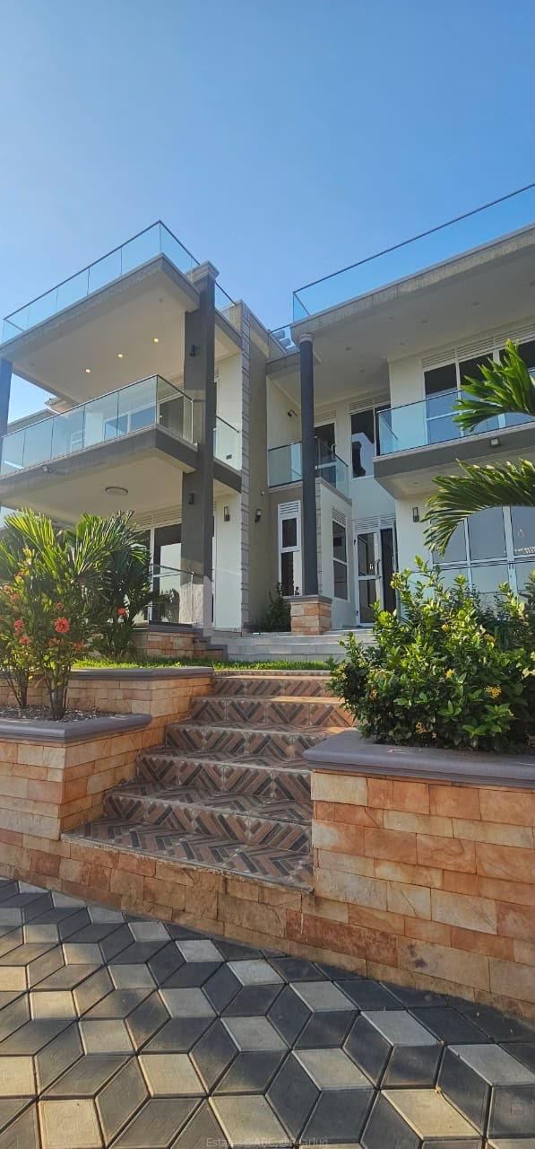 LUXURY FLAT HOUSE FOR SALE – LUBOWA, ENTEBBE ROAD