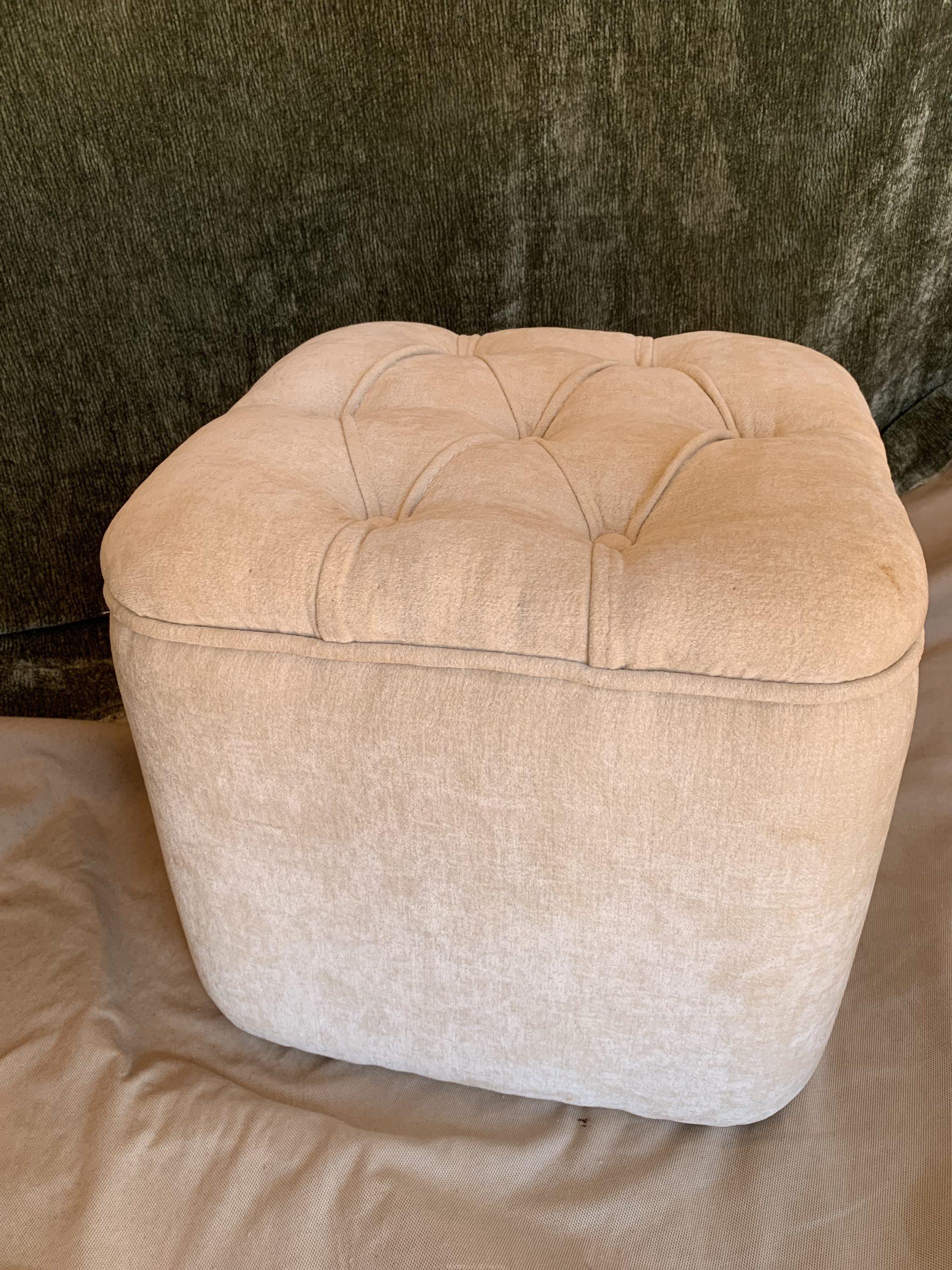Poof seat